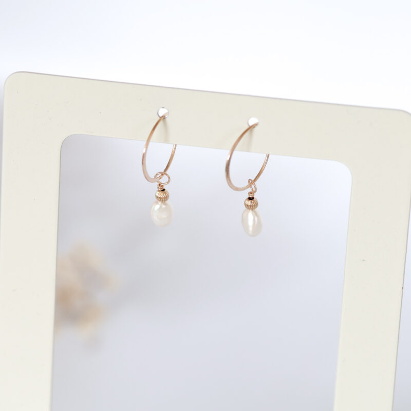 Zoetwaterparel oorbellen ringetjes